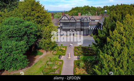 Les bâtiments Tudor de 14th siècles de Bramhall Hall à Bramhall, au sud de Manchester, en Angleterre. Banque D'Images
