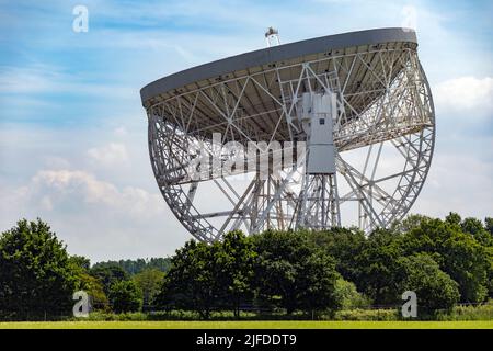 Jodrell Bank radio Telescope dans la campagne du Cheshire au Royaume-Uni. Banque D'Images