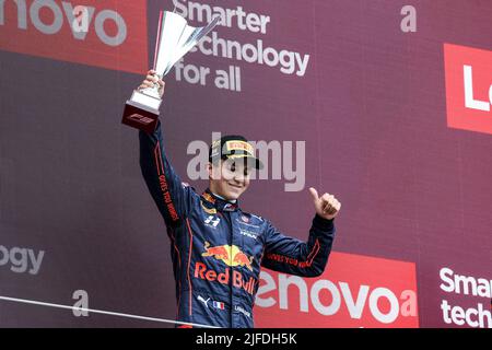 Silverstone, Royaume-Uni. 02nd juillet 2022. HADJAR Isack (fra), Grand Prix Hitech, Dallara F3, podium lors de la ronde 4th du Championnat de Formule 3 de la FIA 2022, sur le circuit Silverstone, de 1 juillet à 3, 2022 à Silverstone, Royaume-Uni - photo Florent Gooden / DPPI crédit: DPPI Media/Alamy Live News Banque D'Images