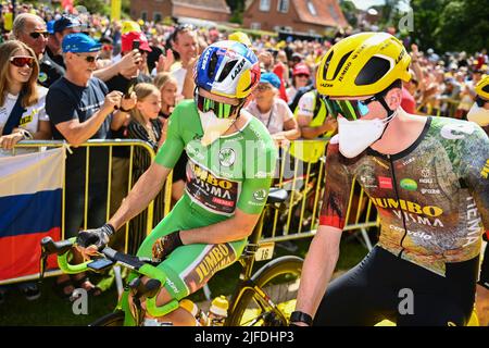 Danemark. 02nd juillet 2022. Wout Van Aert de l'équipe Jumbo-Visma photographié au début de la deuxième étape de la course cycliste Tour de France, une course de 202,2 km entre Roskilde et Nyborg, Danemark, samedi 02 juillet 2022. Le Tour de France de cette année a lieu du 01 au 24 juillet 2022 et commence par trois étapes au Danemark. BELGA PHOTO JASPER JACOBS crédit: Belga News Agency/Alay Live News Banque D'Images