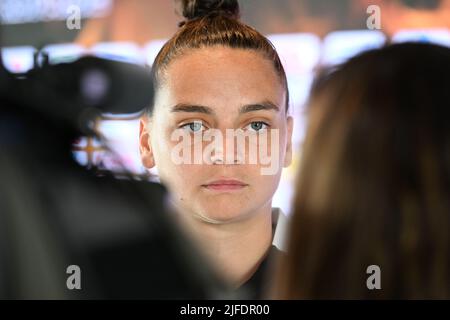 Tubize, Belgique. 02nd juillet 2022. Le gardien de but de Belgique, Nicky Evrard, a photographié lors d'une conférence de presse de l'équipe nationale féminine de football belge, The Red Flames, le samedi 02 juillet 2022 à Tubize. Les flammes rouges se préparent pour les prochains championnats d'Europe des femmes Euro 2022 en Angleterre. BELGA PHOTO DAVID CATRY crédit: Belga News Agency/Alay Live News Banque D'Images