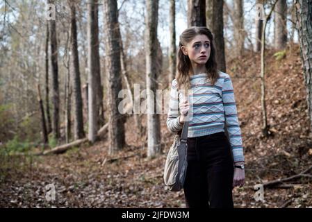 NATALIA DYER in STRANGER THINGS (2016), dirigée par MATT DUFFER et ROSS DUFFER. Crédit: 21 TOURS ENT/MONKEY MASSACRE / Album Banque D'Images