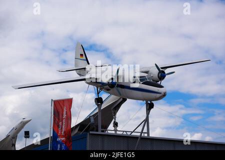 SINSHEIM, ALLEMAGNE - MAI 2022: Bleu blanc chasse Percival P.66 avion passager Pembroke Banque D'Images