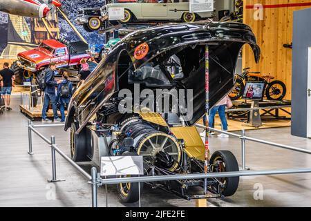 SINSHEIM, ALLEMAGNE - MAI 2022: Black jet-dragster Funny car 1995 15000hp Banque D'Images