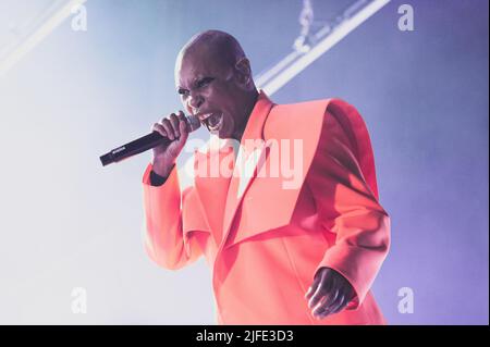 ITALIE, COLLEGNO, JUILLET 1st 2022: Skin, chanteuse du groupe de rock britannique “stunk Anansie”, en direct sur scène au “Flowers Festival” 2022 pour la tournée “Celebrating 25 Years” Banque D'Images