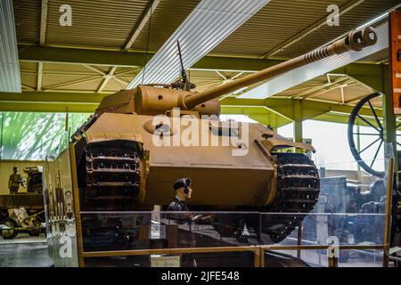 SINSHEIM, ALLEMAGNE - MAI 2022: Réservoir de sable moyen Panther Panzerkampfwagen V Panther PzKpfw V SD.Kfz. 171 1942 WW2 3rd reich allemagne nazie Banque D'Images