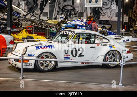 SINSHEIM, ALLEMAGNE - MAI 2022 : voiture de course blanche Porsche 911 924 Turbo GT 1980 210ps Banque D'Images
