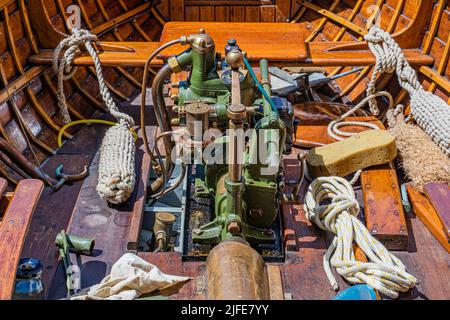 Le week-end du festival de bateau classique coloré à Birdham Pool Marina, Birdham près de Chichester dans West Sussex Banque D'Images