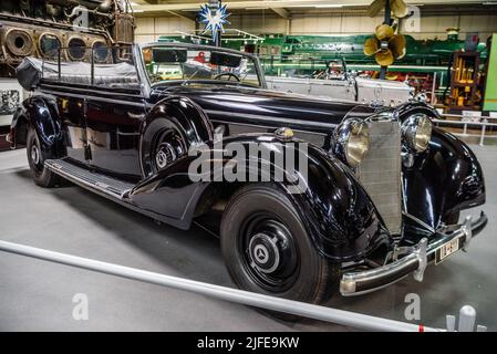 SINSHEIM, ALLEMAGNE - MAI 2022 : Mercedes Benz G 4 1938 110ps noir argenté Banque D'Images