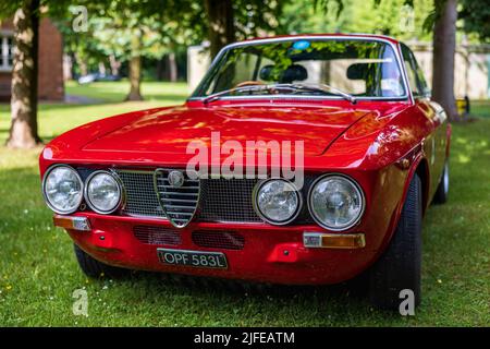 1972 Alfa Romeo GTV «OPF 583L» en exposition au Bicester Scramble de juin qui s'est tenu au Bicester Heritage Centre le 19th juin 2022 Banque D'Images