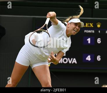 Londres, GBR. 02nd juillet 2022. London Wimbledon Championships Day 6 02/07/2022 Amanda Anisiomova (Etats-Unis) remporte le troisième match en battant Coco Gauff crédit: Roger Parker/Alay Live News Banque D'Images