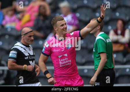 Hull, Royaume-Uni. 02nd juillet 2022. The MKM Stadium, West Park, Hull, East Yorkshire, 2nd juillet 2022. Betfred Super League Hull FC vs Leeds Rhinos Ash Handley de Leeds Rhinos fête son essai de 5th contre Hull FC. Crédit : Touchlinepics/Alamy Live News Banque D'Images