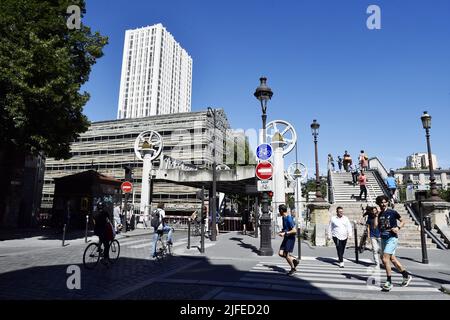 Pont Levant de la rue de Crimée - Paris - France Banque D'Images