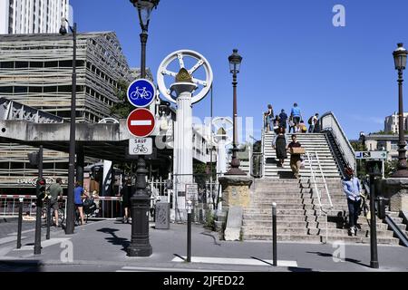 Pont Levant de la rue de Crimée - Paris - France Banque D'Images