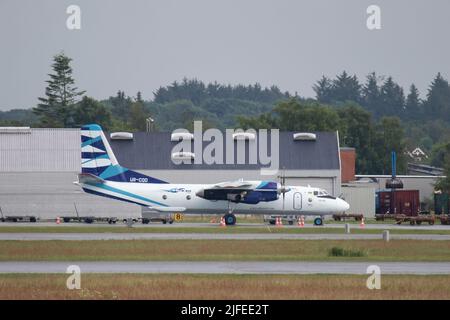 UR-CQD Antonov an-26B Vulkan Air à l'aéroport de Billund 20/06/2022 Banque D'Images