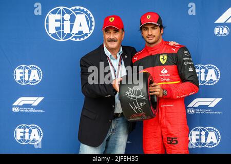 Ancien champion du monde F1 Nigel Mansell avec SAINZ Carlos (spa), Scuderia Ferrari F1-75, portrait, pendant le Grand Prix britannique de Formule 1 de Lenovo 2022, 10th tour du Championnat du monde de Formule 1 de la FIA 2022, sur le circuit de Silverstone, de 1 juillet à 3, 2022 à Silverstone, Royaume-Uni - photo Florent Gooden / DPPI Banque D'Images