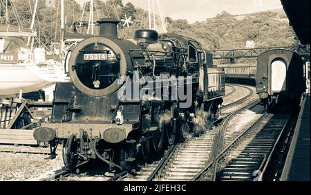 Brixham Devon UK 1 octobre 2021, 75014 Braveheart sur l'image sépia du Dartmouth Steam Railway Banque D'Images