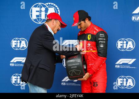 Ancien champion du monde F1 Nigel Mansell avec SAINZ Carlos (spa), Scuderia Ferrari F1-75, portrait, pendant le Grand Prix britannique de Formule 1 de Lenovo 2022, 10th tour du Championnat du monde de Formule 1 de la FIA 2022, sur le circuit de Silverstone, de 1 juillet à 3, 2022 à Silverstone, Royaume-Uni - photo : Florent Gooden / DPPI / DPPI / LiveMedia Banque D'Images