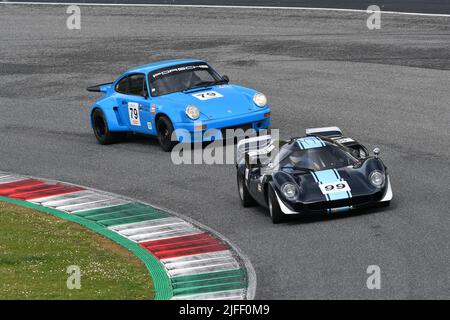 Scarperia, 3 avril 2022: Lola T70 Mk III année 1969 en action pendant Mugello Classic 2022 au circuit Mugello en Italie. Banque D'Images