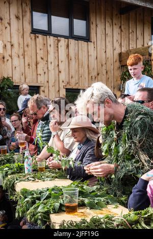 Dorset World Nettle Eating Competition 2022 Banque D'Images