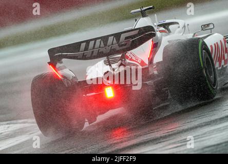 Kevin Magnussen de Haas lors des qualifications avant le Grand Prix britannique 2022 à Silverstone, à Towcester. Date de la photo: Samedi 2 juillet 2022. Banque D'Images