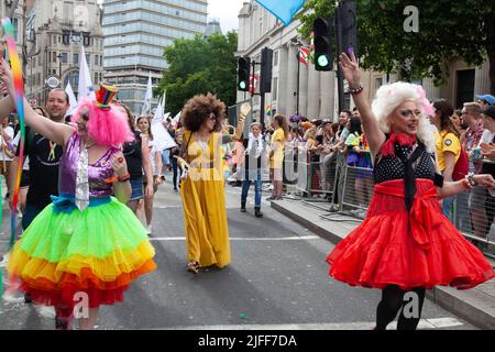 Gay Pride March - Marchers for cancer is a Drag Charity- 2 juillet 2022, Londres, Royaume-Uni Banque D'Images