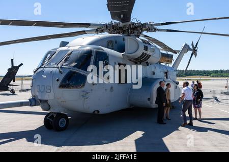 Hélicoptère lourd Sikorsky CH-53K King Stallion par le corps des Marines des États-Unis sur le terrain d'aviation. Exposition ILA Berlin Air Show 2022 Banque D'Images