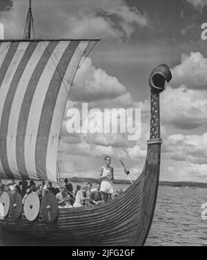 Ormen Friske. Une copie suédoise du navire viking norvégien le Gokstad qui a été construit au printemps 1949 dans un petit chantier à l'extérieur de Trosa. Il a été lancé sur 12 juin 1949. Le navire a coulé dans une tempête sur le golfe allemand dans la mer du Nord sur 21 juin 1950. Les 15 personnes à bord, tous Suédois, sont mortes. Le maître à bord du dernier voyage était Sten Schröder, initiateur du projet et responsable de l'Association des sports de santé. Banque D'Images