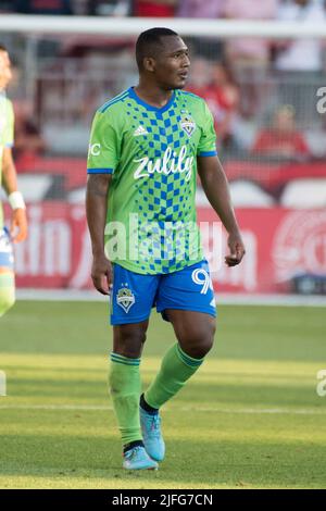 Toronto, Canada. 02nd juillet 2022. Jimmy Medranda (94) en action pendant le match MLS entre le Toronto FC et le Seattle Sounders FC à BMO Field à Toronto. Le match a pris fin en 2-0 pour Seattle Sounders FC. Crédit : SOPA Images Limited/Alamy Live News Banque D'Images