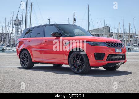 BARCELONE, ESPAGNE-9 JUIN 2022 : Land Rover Range Rover Sport p400e HSE, deuxième génération Facelift (L494) Banque D'Images