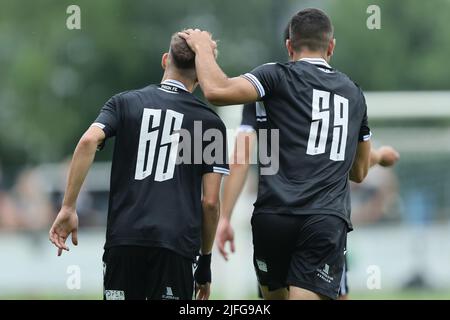 WENUM WIESEL, PAYS-BAS - JUILLET 2: Ioannis Konstanntelias de PAOK Thessaloniki, Konstantinos Koulierakis de PAOK Thessaloniki pendant le match d'avant-saison entre le FC Groningen et le PAOK au Wiesel on 2 juillet 2022 à Wenum Wiesel, pays-Bas (photo de Peter Lous/Orange Pictures) Banque D'Images