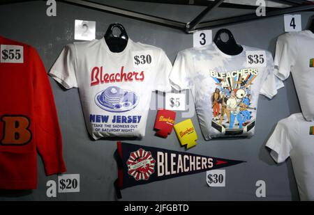 Inglewood, Californie, États-Unis 29th juin 2022 JBleachers concert Merch on 29 juin 2022 au Kia Forum à Inglewood, Californie, États-Unis. Photo par Barry King/Alay stock photo Banque D'Images