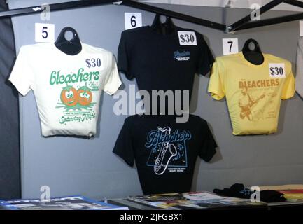 Inglewood, Californie, États-Unis 29th juin 2022 JBleachers concert Merch on 29 juin 2022 au Kia Forum à Inglewood, Californie, États-Unis. Photo par Barry King/Alay stock photo Banque D'Images