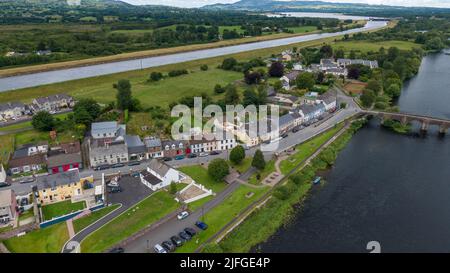 Village et lagune du pont O'Briens, pont O'Briens, Irlande 02,07, 2022 Banque D'Images