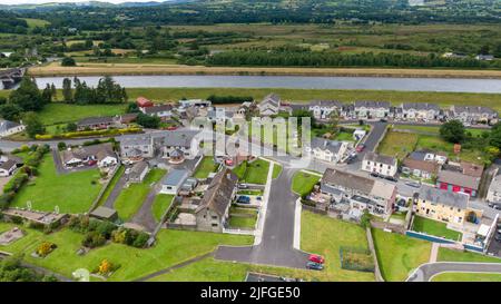 Village et lagune du pont O'Briens, pont O'Briens, Irlande 02,07, 2022 Banque D'Images