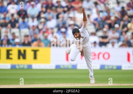 JasEsprit Bumrah de l'Inde livre la balle Banque D'Images