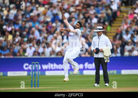 JasEsprit Bumrah de l'Inde livre la balle Banque D'Images