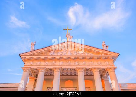 Vue rapprochée de la cathédrale Basilique de Saint-Stanislaus et Saint-Vladislav sur la place de la cathédrale, célèbre site d'intérêt Banque D'Images