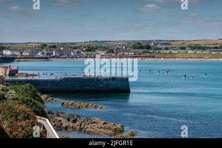 L'été au bord de la mer, Ardmore. Co Waterford, Irlande Banque D'Images