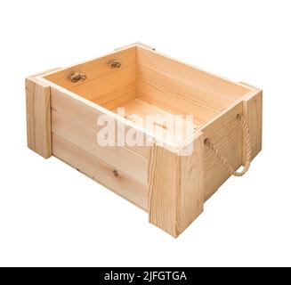 boîte en bois avec poignées en corde isolées sur fond blanc. Boîte en bois vide avec poignées de corde isolées sur fond blanc. Fond . Gros plan Banque D'Images