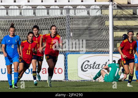 Alexia Putellas Segura et Marta Cardona de Miguel d'Espagne célèbrent après avoir mis en avant le but d'égalisation lors du match amical international des femmes entre l'Italie et l'Espagne au stade Teofilo Patini sur 01 juillet 2022 à Castel di Sangro, en Italie. Â©photo: Cinzia Camela. Banque D'Images