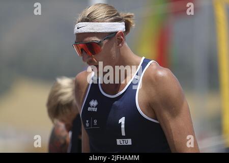 Lido Naxos, Giardini Naxos, Italie, 03 juillet 2022, Volley World Beach Pro Tour semi-fin, Stankevicius (Lituania) pendant le Volleyball World Beach Pro Tour 2022 - Beach Volley Banque D'Images