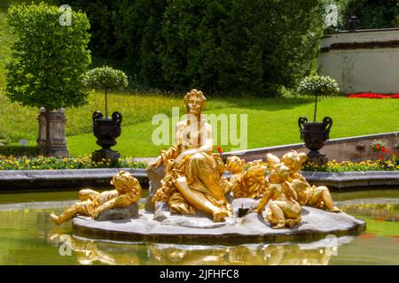 Ettal, Allemagne, 27 juillet 2021. Le Linderhof Palace est un château royal situé dans le Graswangtal, à proximité d''Oberammergau et du monastère de l''Ettal. Banque D'Images