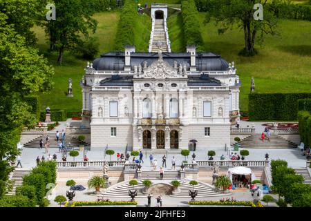 Ettal, Allemagne, 27 juillet 2021. Le Linderhof Palace est un château royal situé dans le Graswangtal, à proximité d''Oberammergau et du monastère de l''Ettal. Banque D'Images