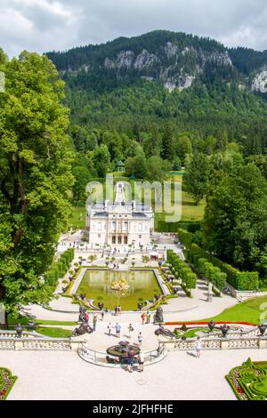 Ettal, Allemagne, 27 juillet 2021. Le Linderhof Palace est un château royal situé dans le Graswangtal, à proximité d''Oberammergau et du monastère de l''Ettal. Banque D'Images