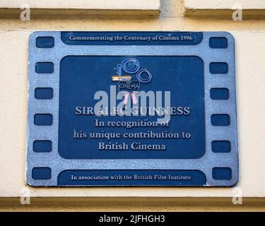 Londres, Royaume-Uni - 8 mars 2022 : une plaque à l'extérieur du siège social de l'Equity sur Upper St. Martins Lane à Londres, Royaume-Uni, commémorant la fin de la grande Banque D'Images