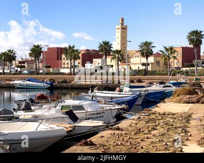 Bateaux de pêche garés dans le port Banque D'Images