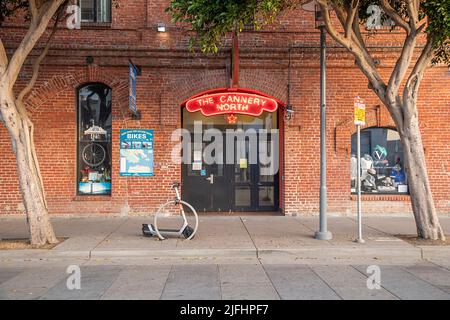 San Francisco, Etats-Unis - 5 juin 2022 : entrée au Cannery Nord au quai de CA Fishermans à San Francisco. Banque D'Images