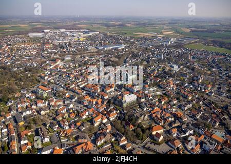 Vue aérienne, vue sur la ville et la vieille ville avec l'église catholique Saint-Walburga, l'église du Vieux pèlerinage et la basilique du pèlerinage de la Visitation de la Vierge M. Banque D'Images