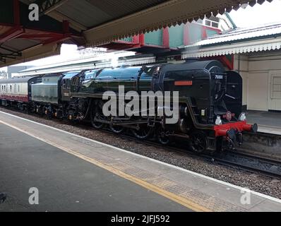 BR Standard Class 7 70000 ' Britannia ' à la gare de Paignton, Devon, Angleterre, Royaume-Uni. Banque D'Images